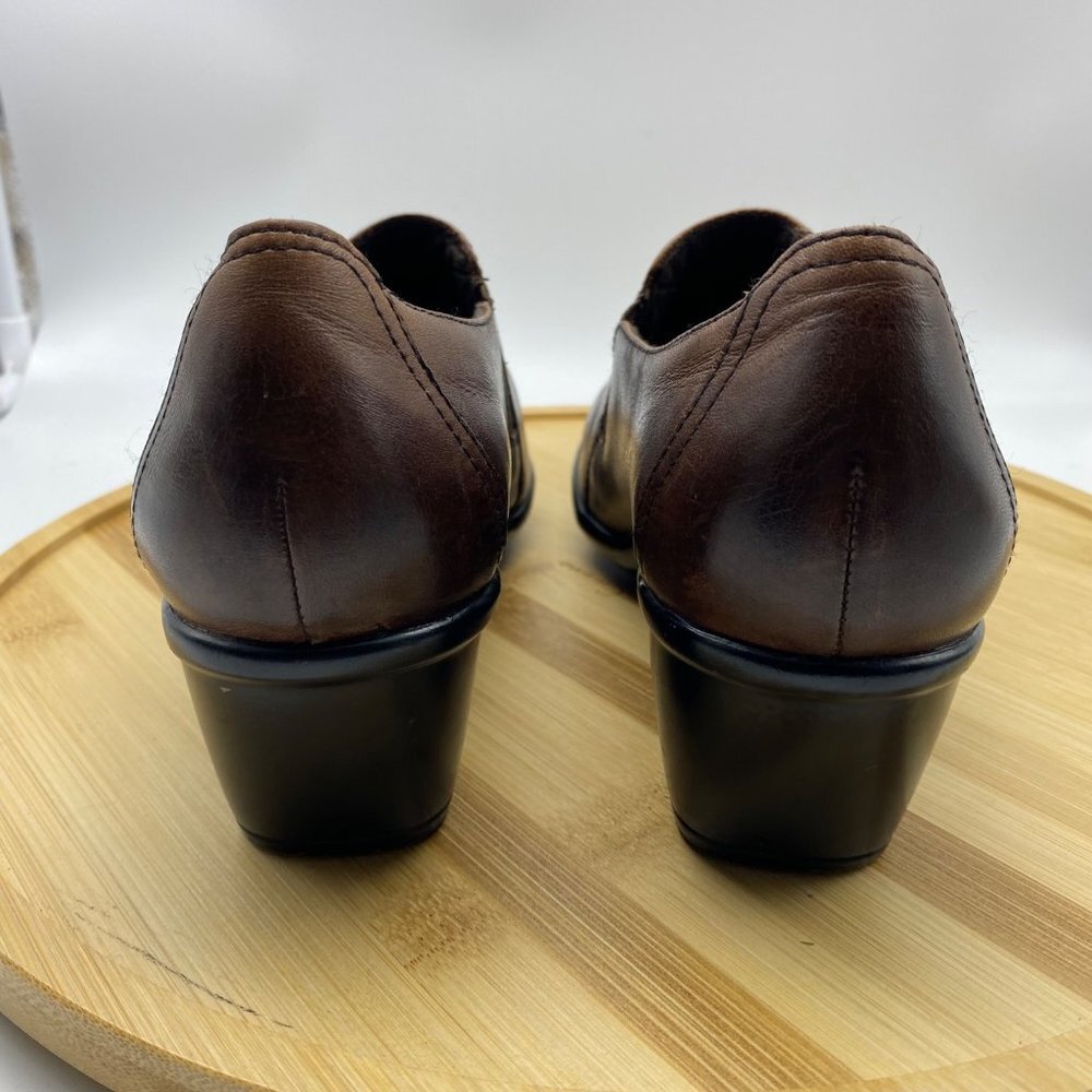 Clarks Shootie Ankle Shoes Women Size 7‎ Slip On Brown Leather 2" Heel - Picture 4 of 8